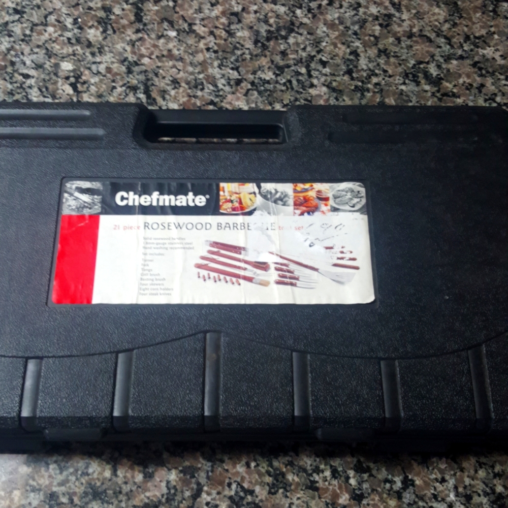 Chefmate 21 piece ROSEWOOD Barbeque tool set in black plastic carrying case new